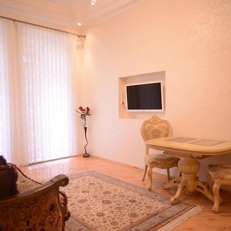 Apartment For Rent On Deribasovskaya Street Odessza Kültér fotó