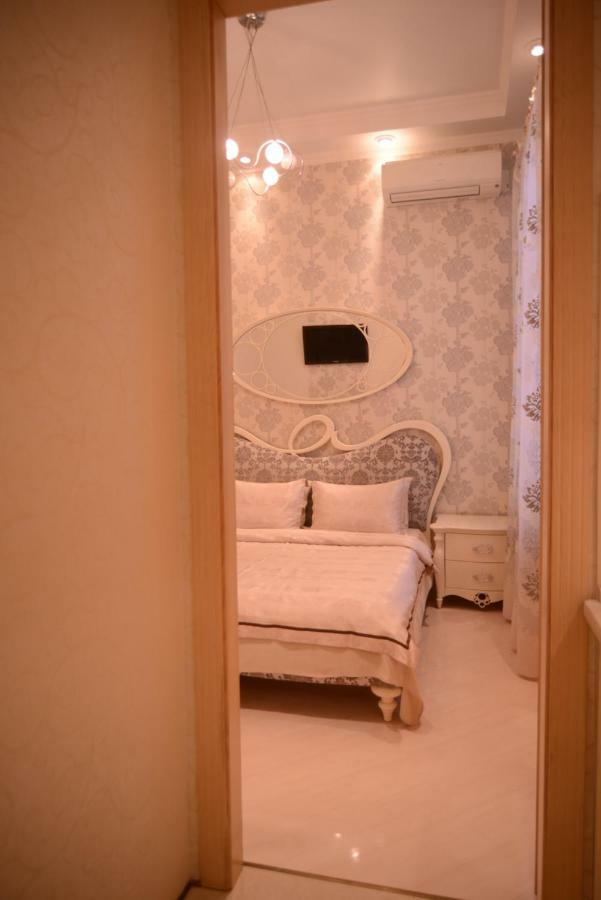 Apartment For Rent On Deribasovskaya Street Odessza Kültér fotó