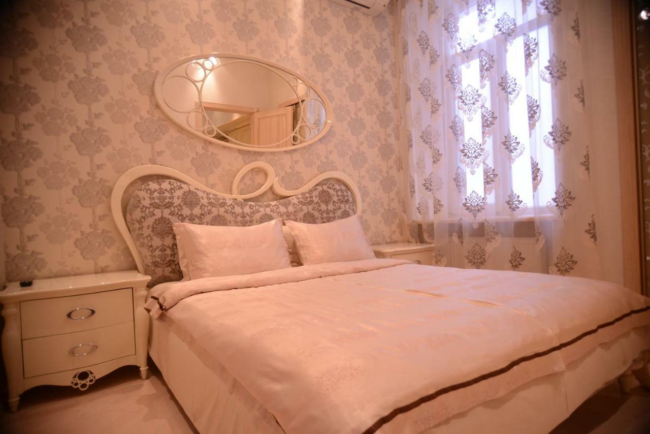Apartment For Rent On Deribasovskaya Street Odessza Kültér fotó